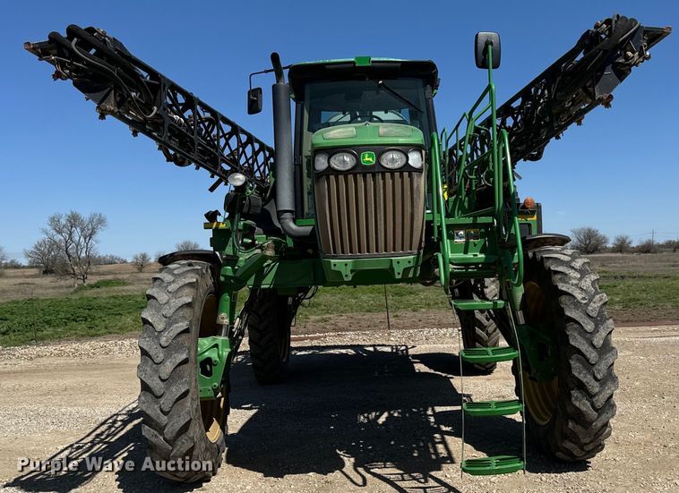 image for item NH9091 2011 John Deere 4830 sprayer