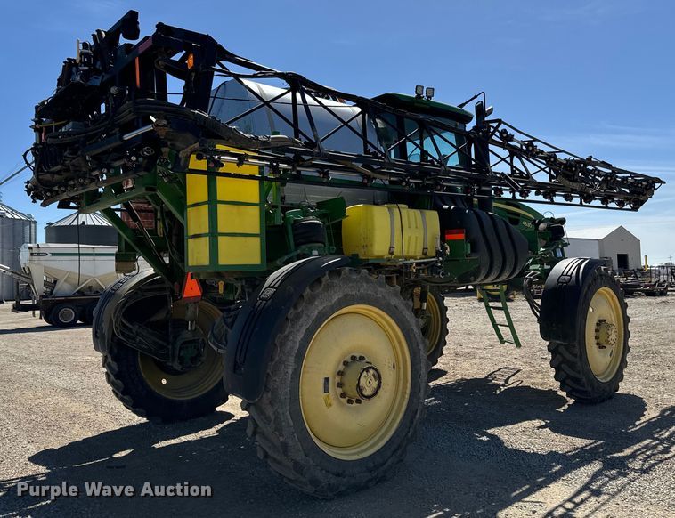 image for item NH9091 2011 John Deere 4830 sprayer