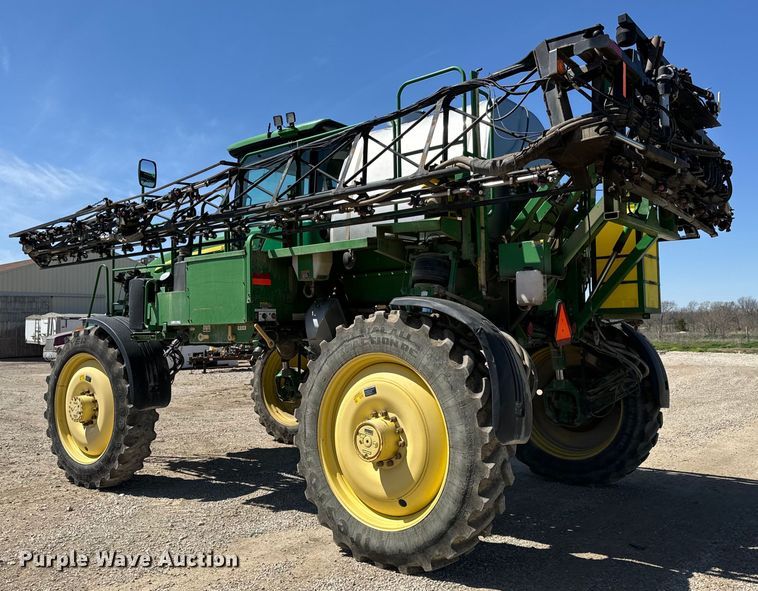 image for item NH9091 2011 John Deere 4830 sprayer