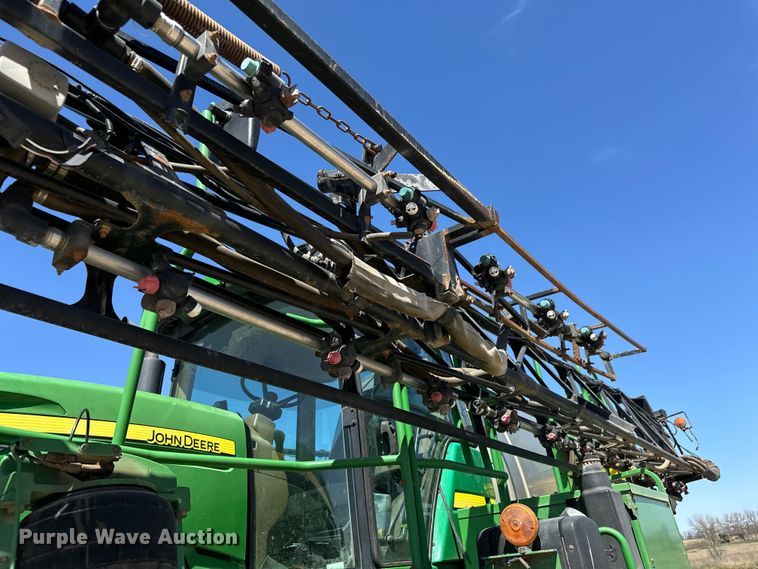 image for item NH9091 2011 John Deere 4830 sprayer
