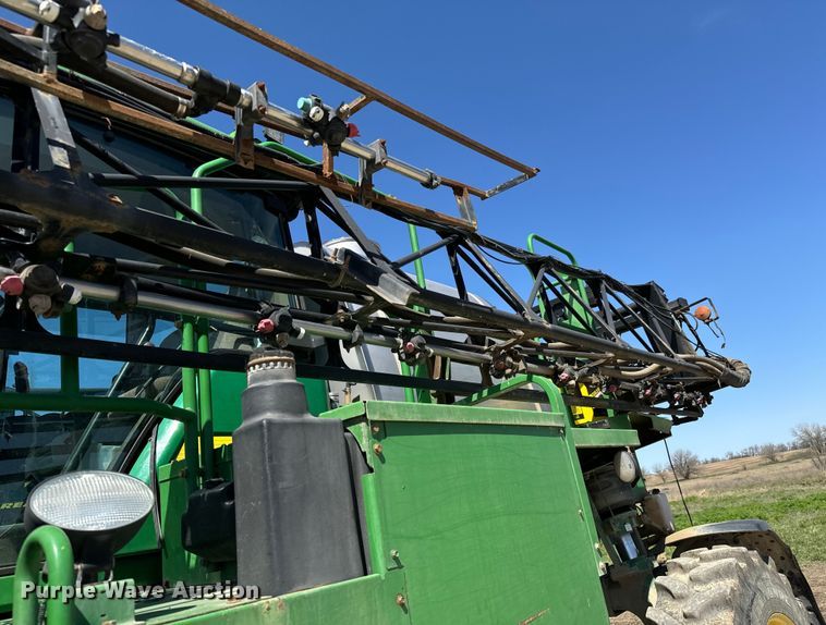 image for item NH9091 2011 John Deere 4830 sprayer