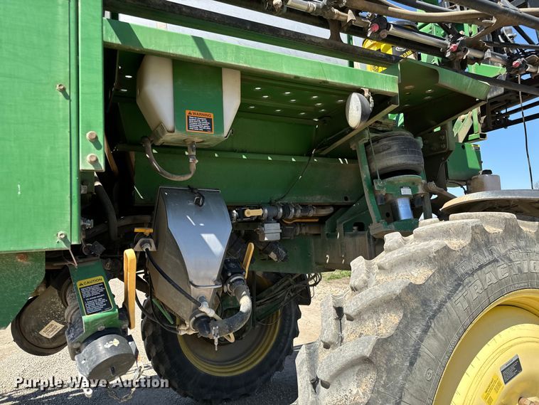 image for item NH9091 2011 John Deere 4830 sprayer