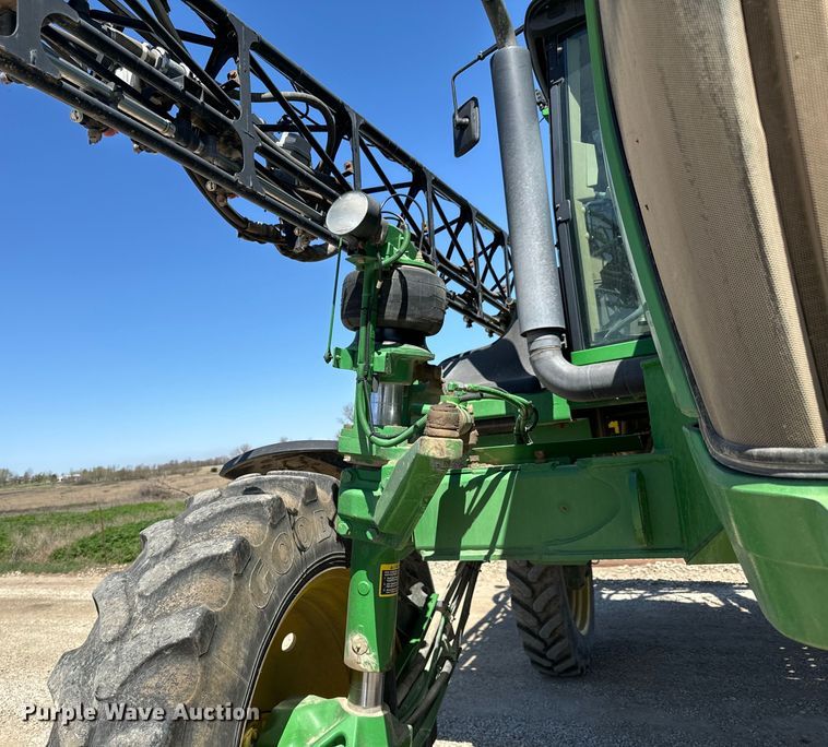 image for item NH9091 2011 John Deere 4830 sprayer