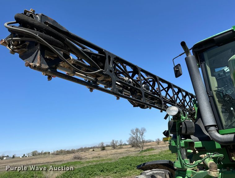 image for item NH9091 2011 John Deere 4830 sprayer