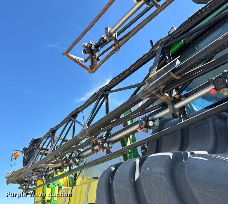 image for item NH9091 2011 John Deere 4830 sprayer