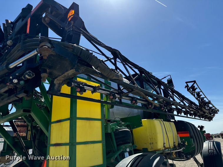 image for item NH9091 2011 John Deere 4830 sprayer
