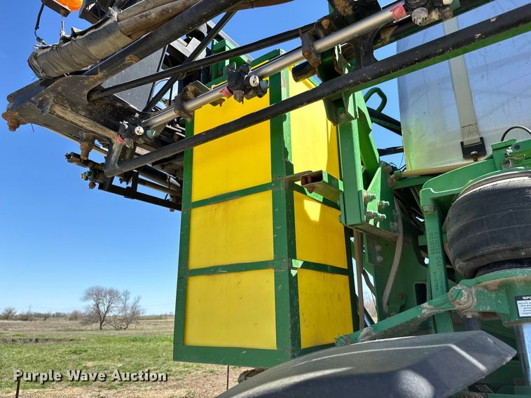 image for item NH9091 2011 John Deere 4830 sprayer
