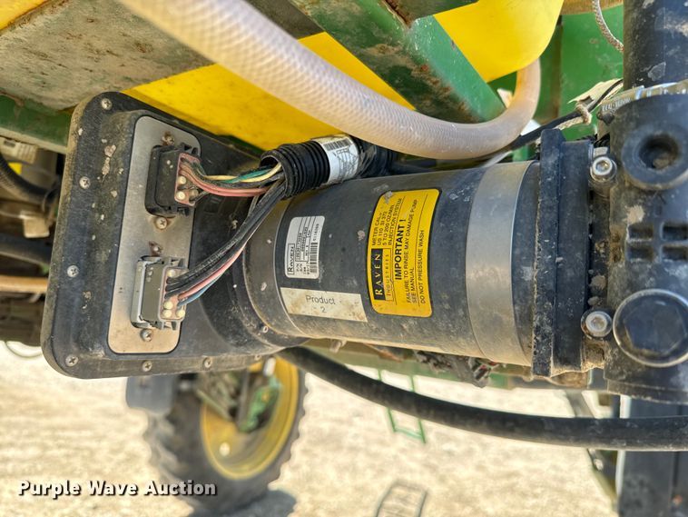 image for item NH9091 2011 John Deere 4830 sprayer