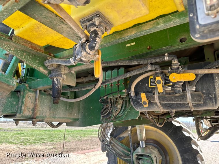 image for item NH9091 2011 John Deere 4830 sprayer