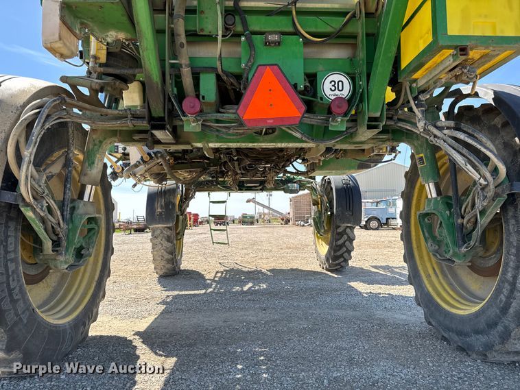 image for item NH9091 2011 John Deere 4830 sprayer