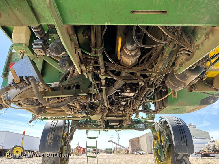 image for item NH9091 2011 John Deere 4830 sprayer