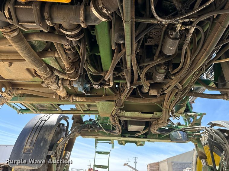 image for item NH9091 2011 John Deere 4830 sprayer