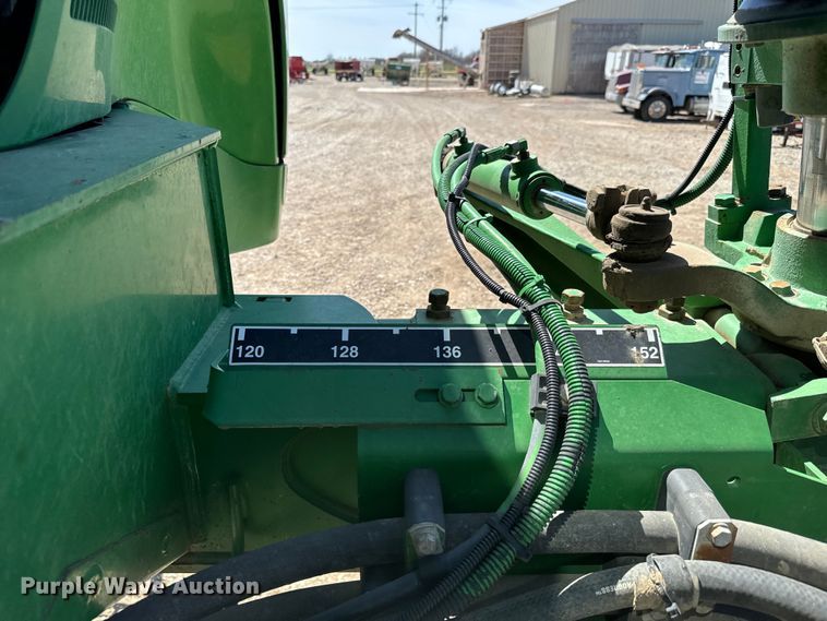 image for item NH9091 2011 John Deere 4830 sprayer