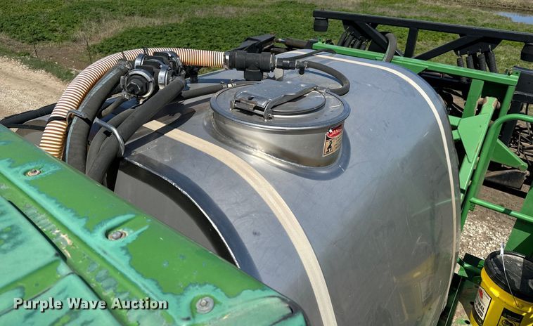 image for item NH9091 2011 John Deere 4830 sprayer