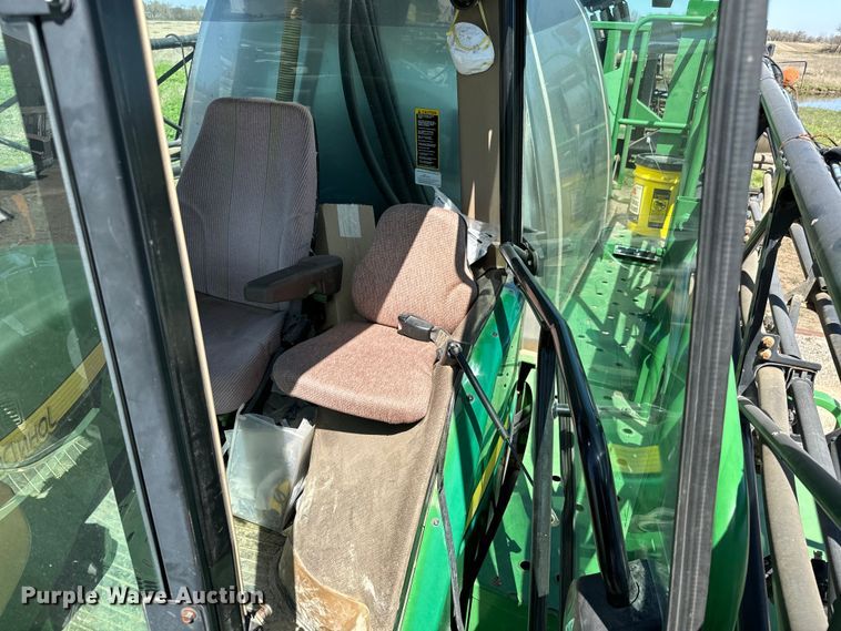image for item NH9091 2011 John Deere 4830 sprayer