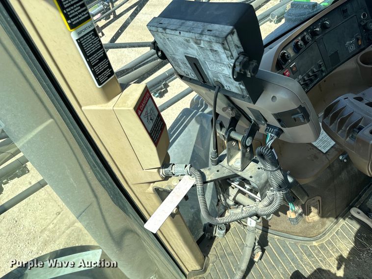 image for item NH9091 2011 John Deere 4830 sprayer