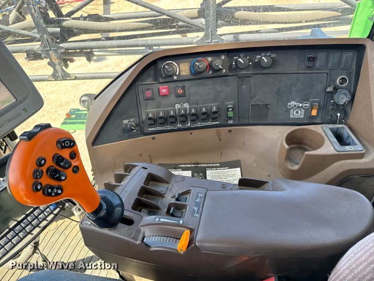 image for item NH9091 2011 John Deere 4830 sprayer