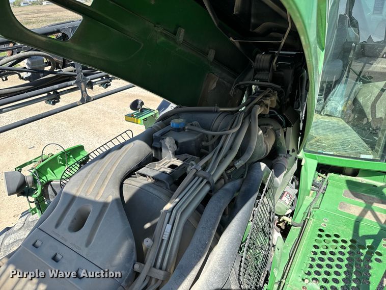 image for item NH9091 2011 John Deere 4830 sprayer