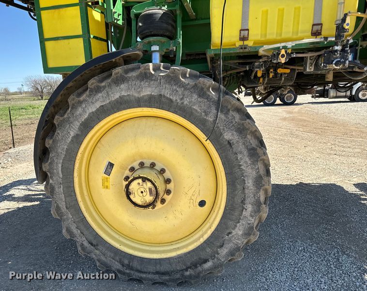 image for item NH9091 2011 John Deere 4830 sprayer