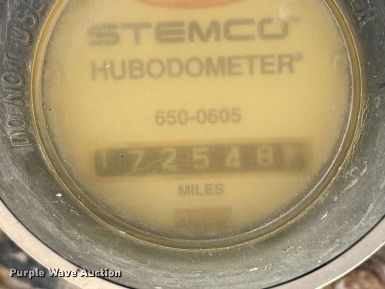 image for item NH9092 1996 International  8200 fertilizer delivery truck