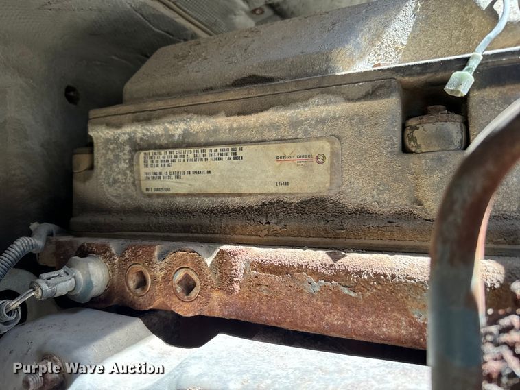 image for item NH9092 1996 International  8200 fertilizer delivery truck