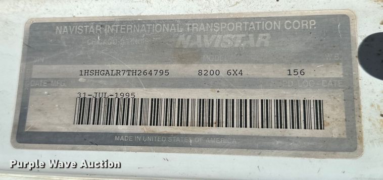 image for item NH9092 1996 International  8200 fertilizer delivery truck