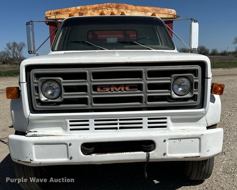 image for item NH9098 1987 GMC grain truck