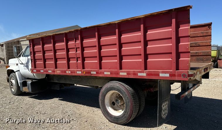 image for item NH9098 1987 GMC grain truck