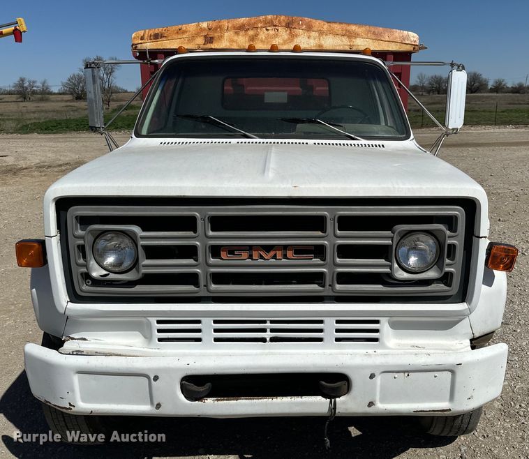 image for item NH9098 1987 GMC grain truck