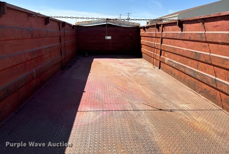 image for item NH9098 1987 GMC grain truck