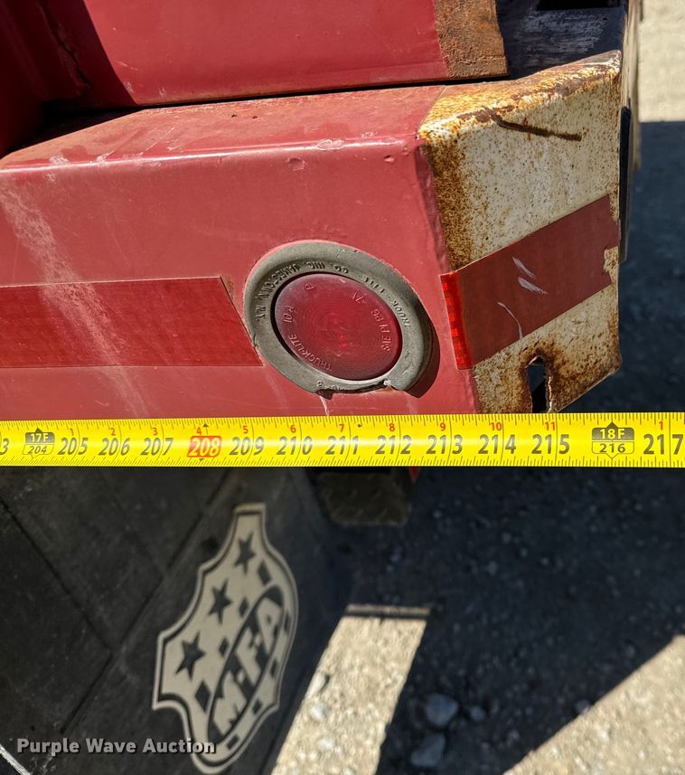 image for item NH9098 1987 GMC grain truck