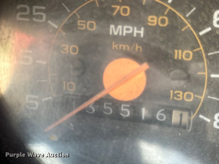 image for item NH9098 1987 GMC grain truck