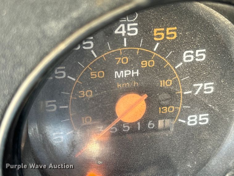 image for item NH9098 1987 GMC grain truck