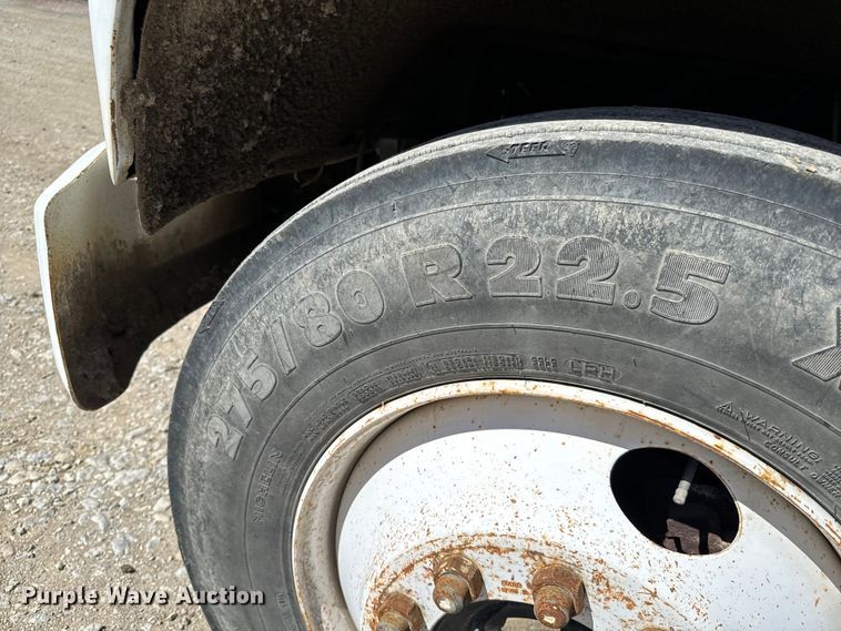 image for item NH9098 1987 GMC grain truck