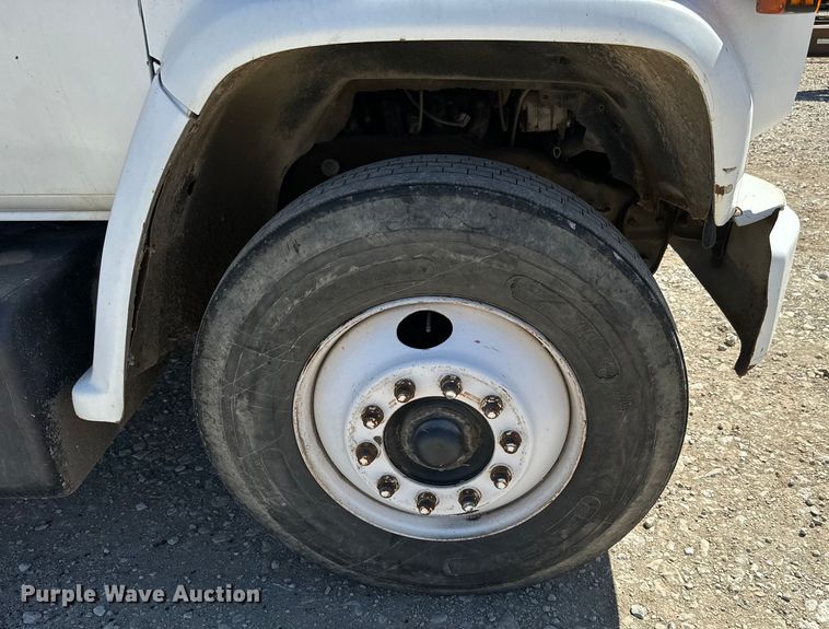 image for item NH9098 1987 GMC grain truck