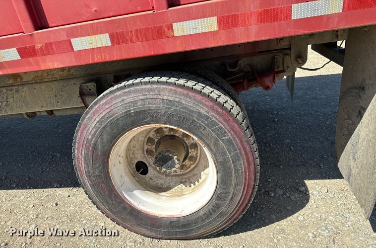 image for item NH9098 1987 GMC grain truck