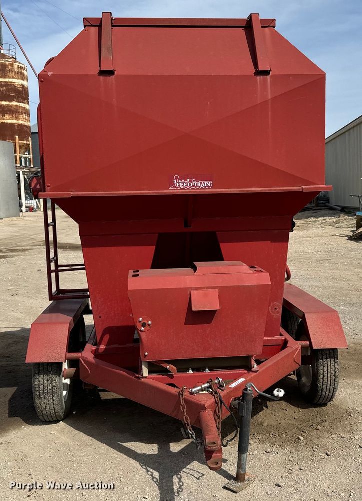 image for item NH9107 Feed Train 6000A seed tender