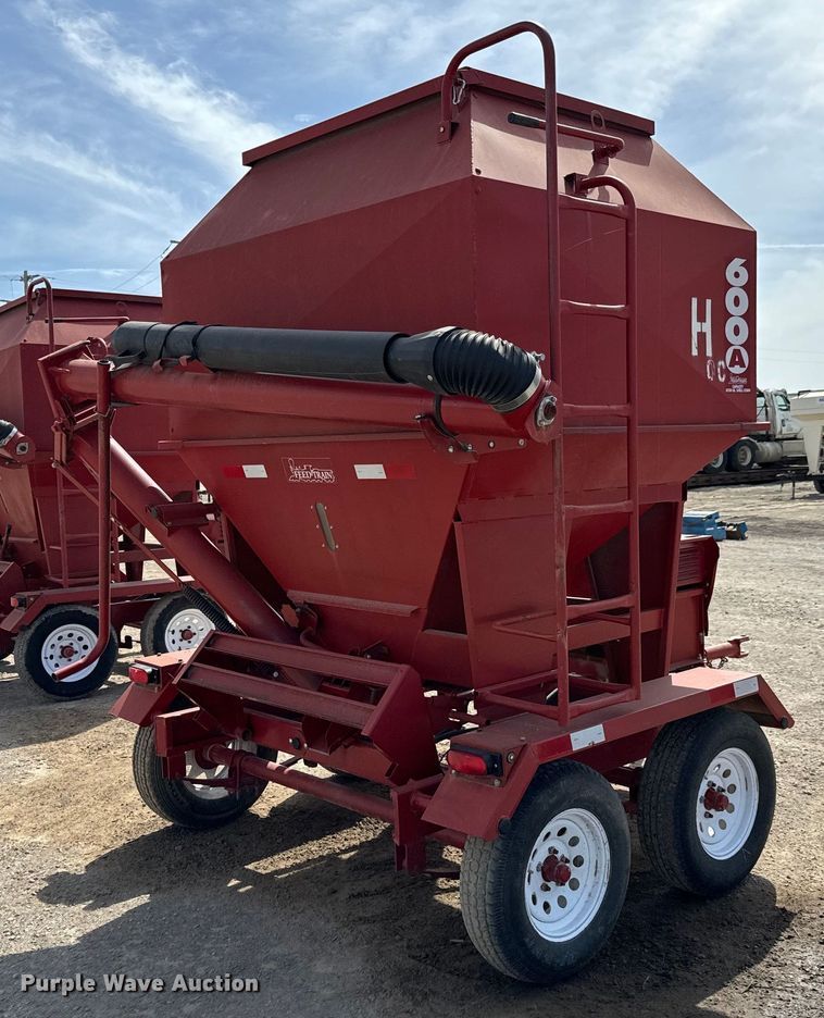 image for item NH9107 Feed Train 6000A seed tender
