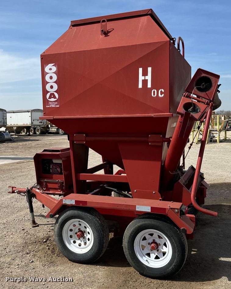 image for item NH9107 Feed Train 6000A seed tender