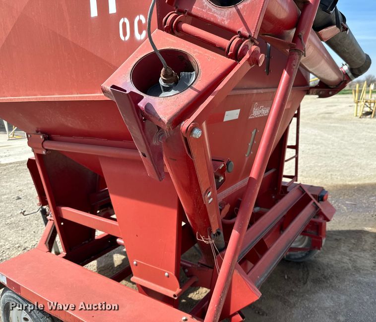 image for item NH9107 Feed Train 6000A seed tender