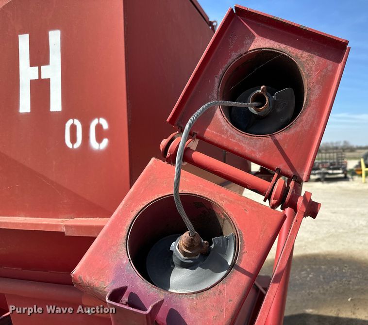 image for item NH9107 Feed Train 6000A seed tender