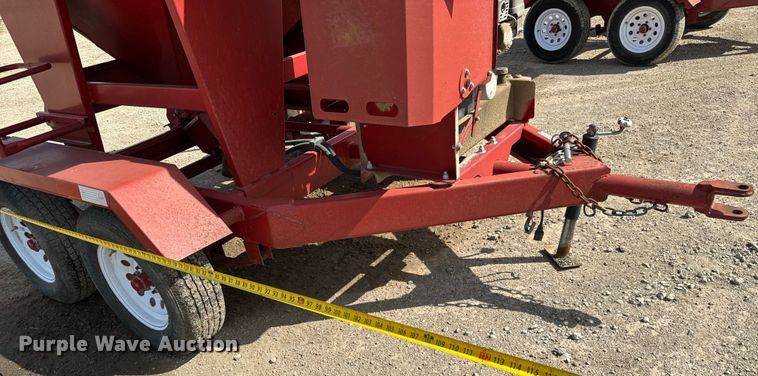 image for item NH9107 Feed Train 6000A seed tender