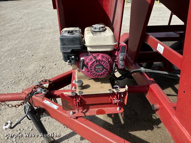 image for item NH9107 Feed Train 6000A seed tender