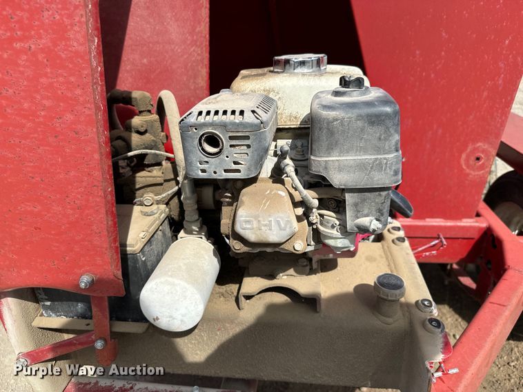 image for item NH9107 Feed Train 6000A seed tender