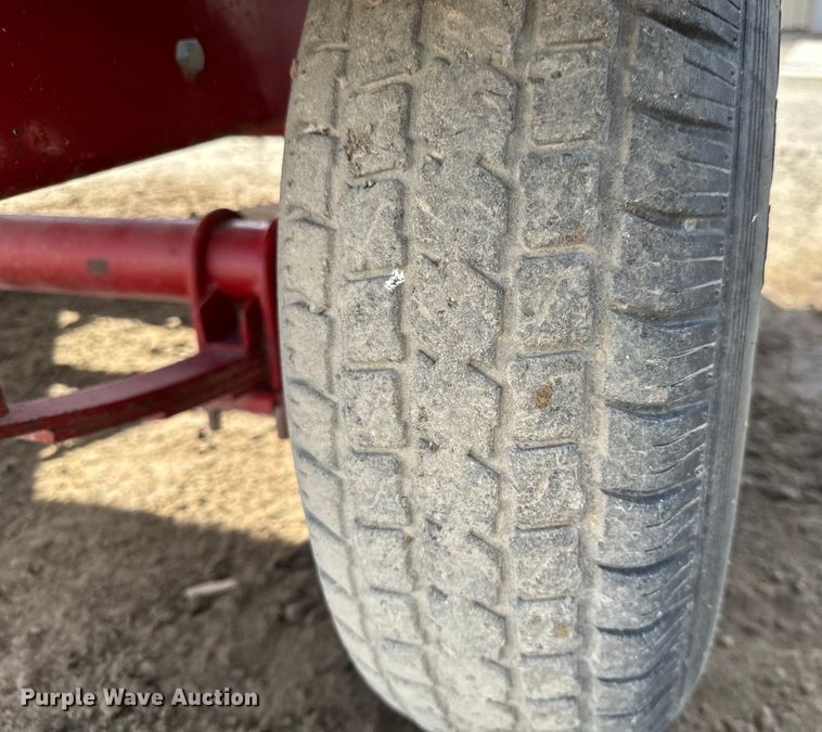 image for item NH9107 Feed Train 6000A seed tender