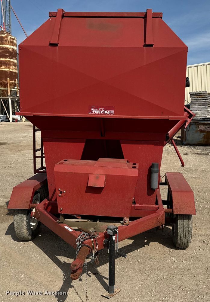 image for item NH9108 Feed Train 6000A seed tender
