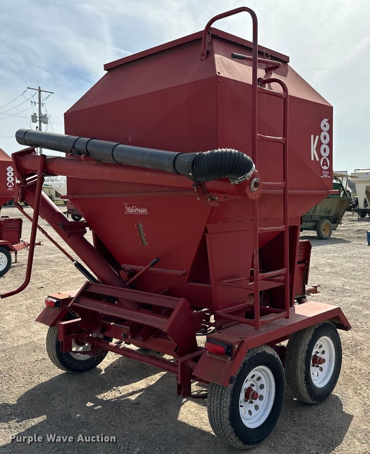 image for item NH9108 Feed Train 6000A seed tender