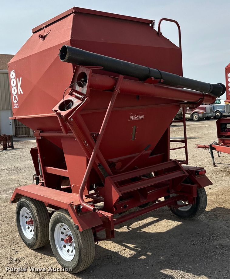 image for item NH9108 Feed Train 6000A seed tender