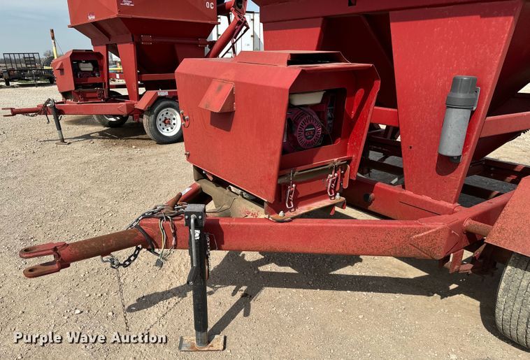 image for item NH9108 Feed Train 6000A seed tender