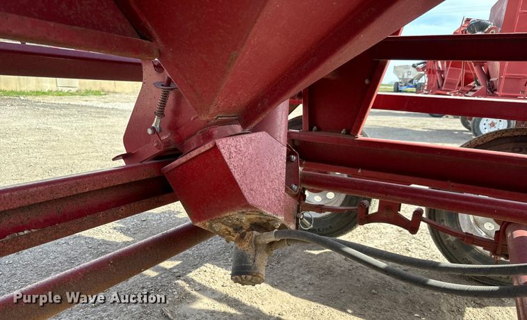 image for item NH9108 Feed Train 6000A seed tender